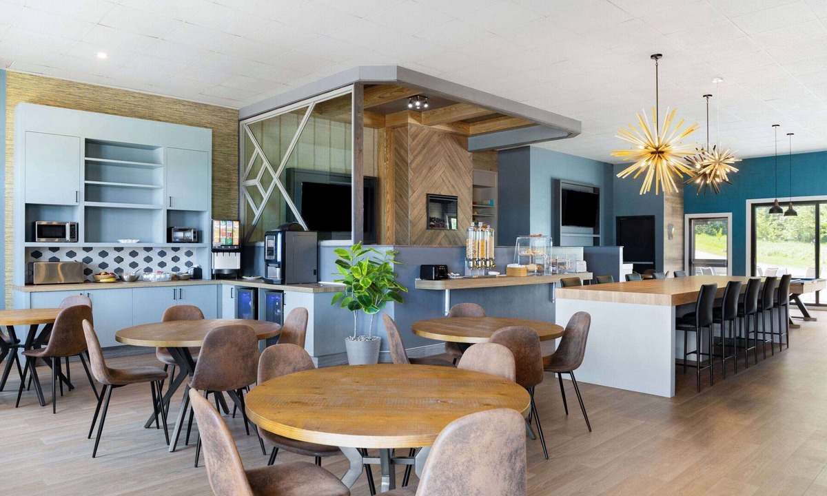 Roberval Hotel | Travelodge by Wyndham Roberval
