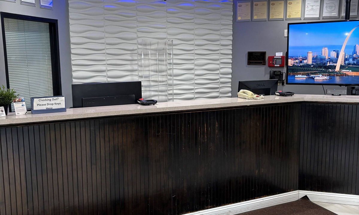 Airport Township Hotel | Travelodge by Wyndham St. Louis