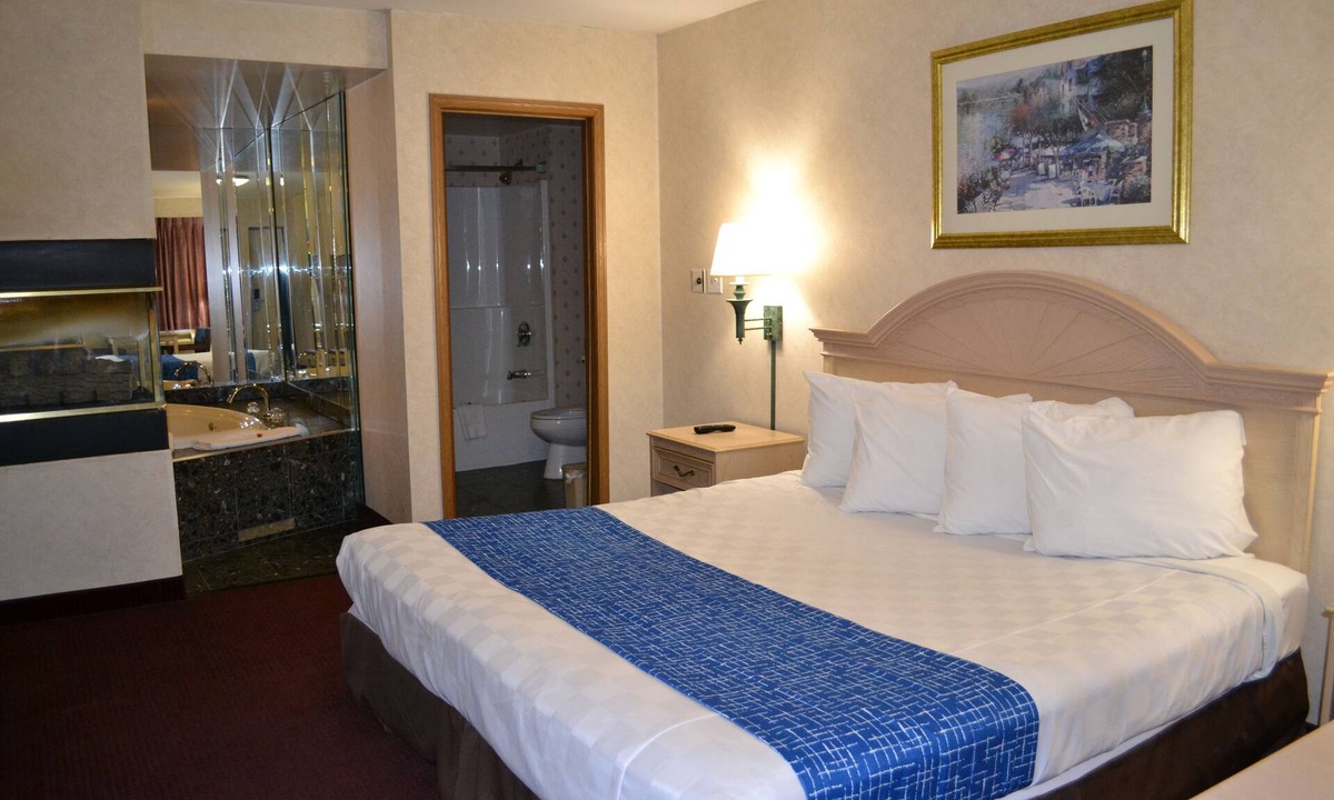 Niagara Falls Hotel | Travelodge by Wyndham Niagara Falls