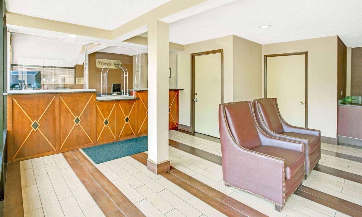 Downtown Hotel | Travelodge by Wyndham Silver Spring