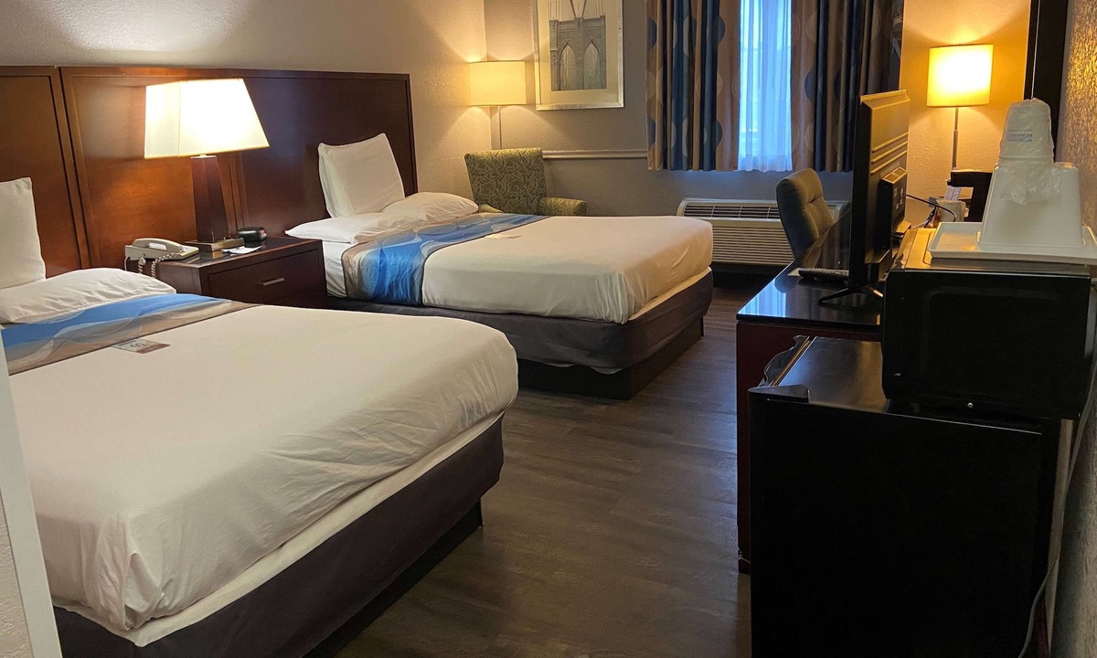 Newtonville Hotel | Travelodge Inn & Suites by Wyndham Albany