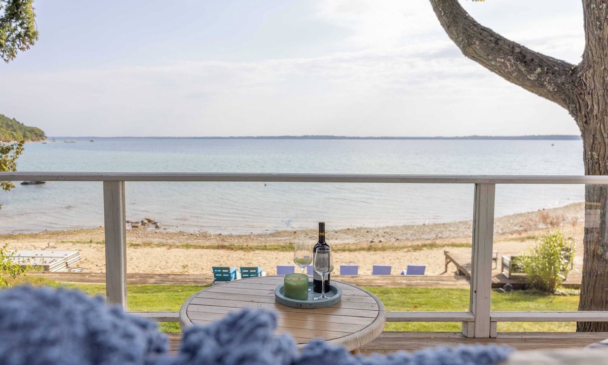 Traverse City House | Traverse City Lakefront: Beach, Dock & Hot Tub!