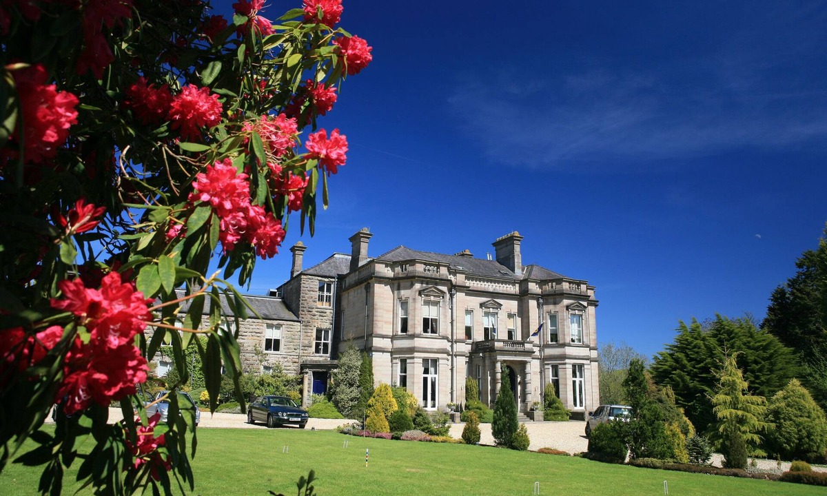 Capel Coch Hotel | Tre-Ysgawen Hall