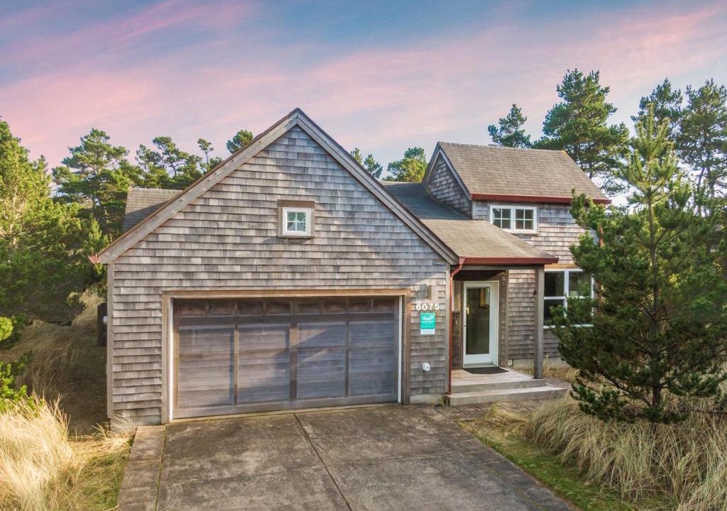 Shorepine Village House | Treasure Chest