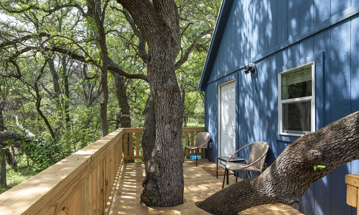 Hays Cabin | Tree House at Memorial Mini Golf