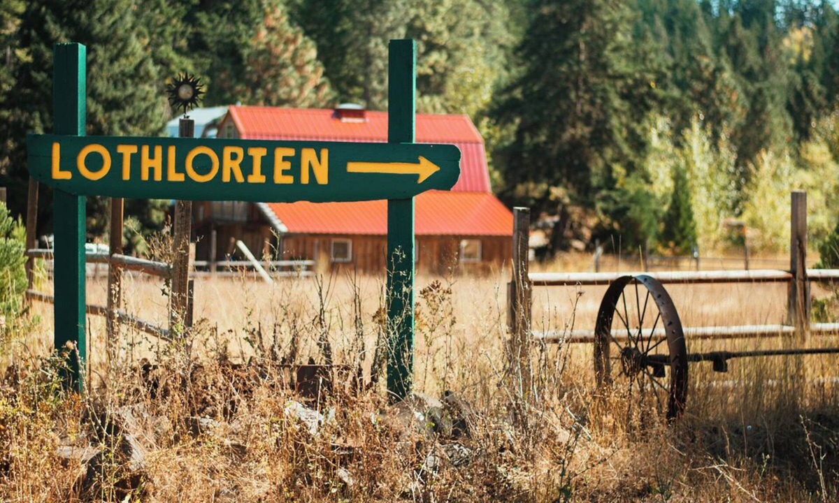 White Salmon Cabin | Tree House Tranquil-A-Tree Romantic Escape