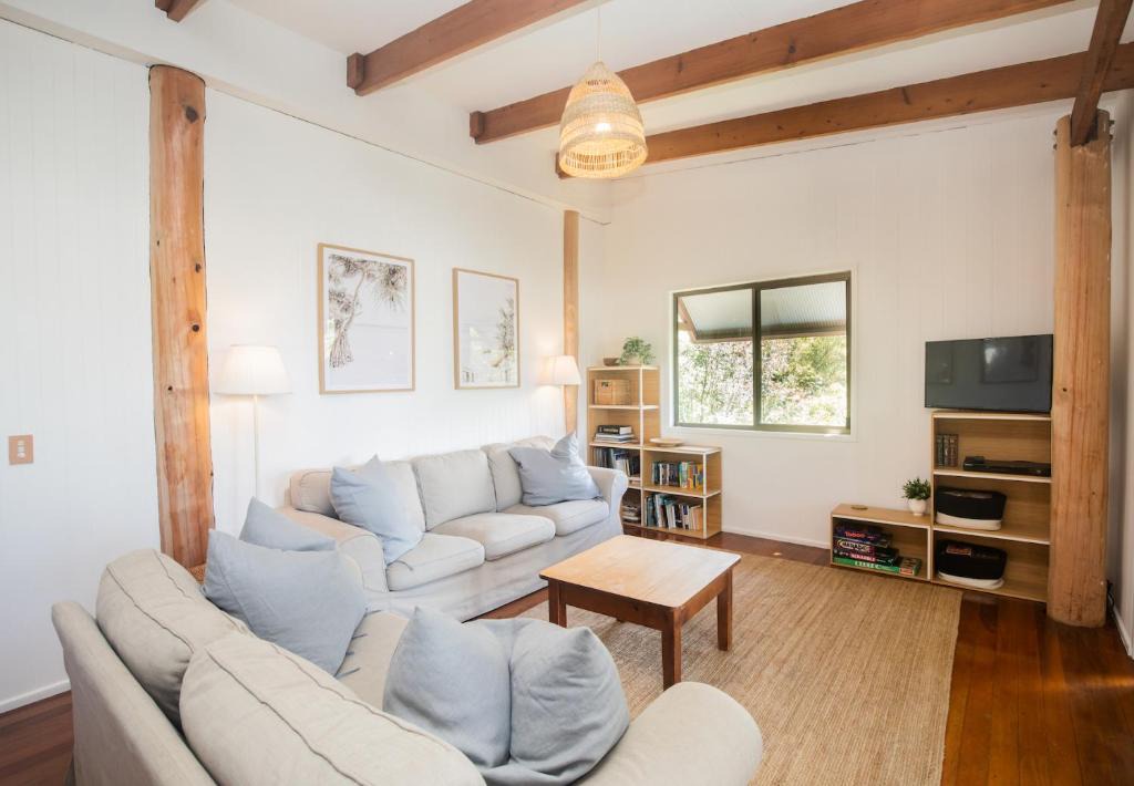 Point Lookout House | Tree & Sea - sleeps 11 - dual living