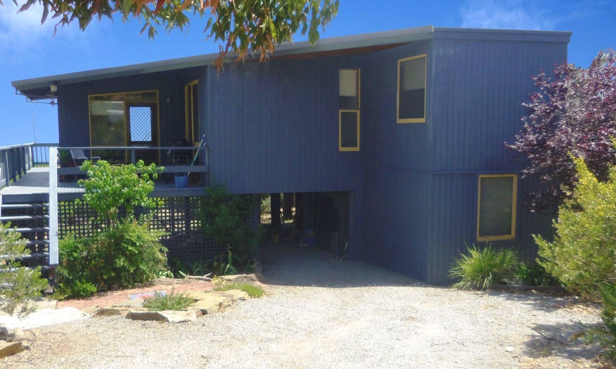 Normanville House | Tree Top - 4 Robert Norman Street