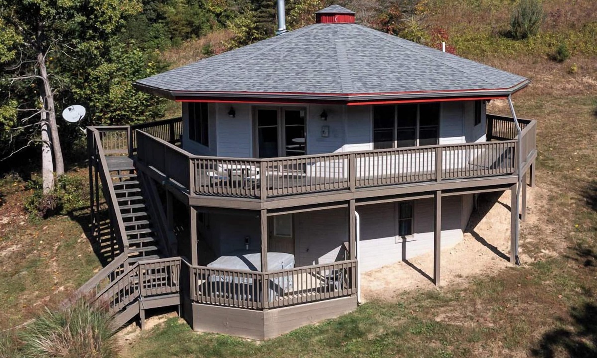 Logan Cabin | Tree Top - Hosted by The Chalets