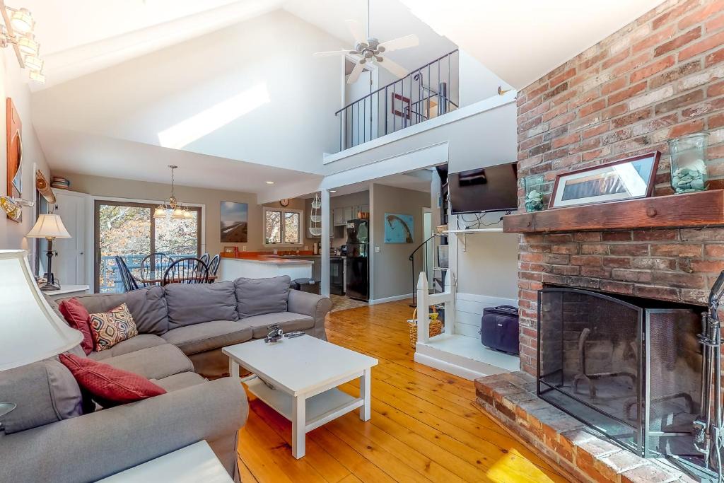 Truro House | Tree Top Oasis