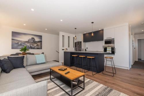 Lynmore House | Tree Walk Townhouse