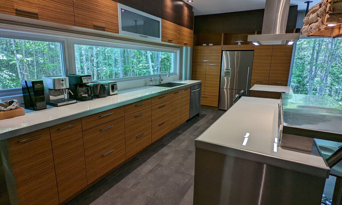 Petite-Riviere-Saint-Francois House | Treehouse, 3 bedrooms (4th bedroom, sleeps 7+), EV terminals.