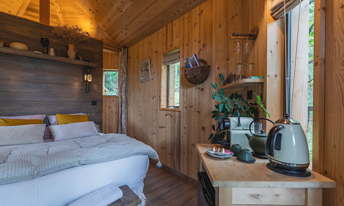 Montreal-les-Sources Cabin | Treehouse 2 people - spa & pool - exceptional view