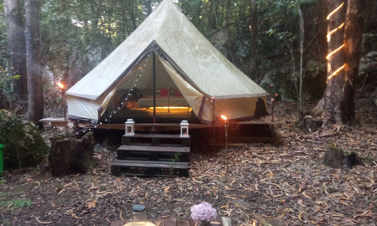 Ruiloba Cabin | Treehouse in rural forest area, charming Tipi Glamping tent in downtown area
