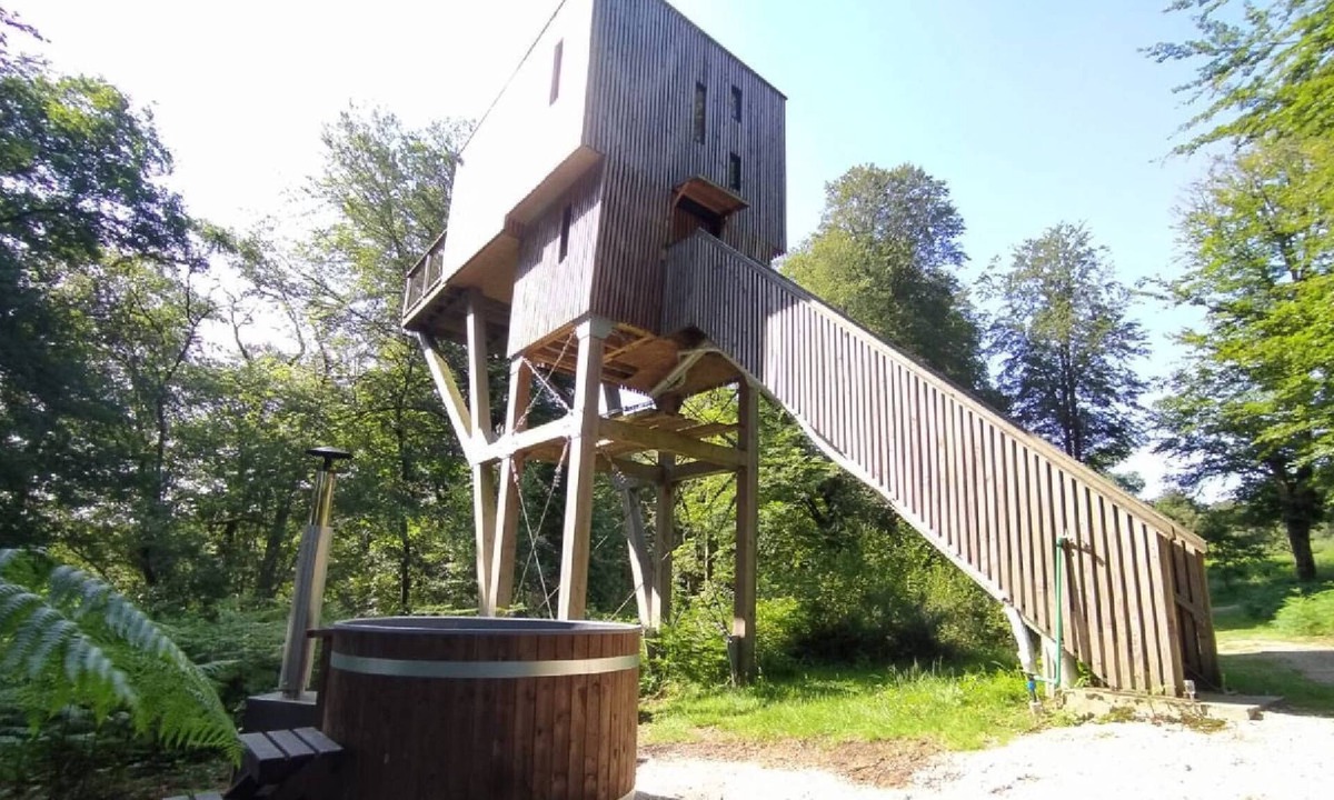 Saint-Sever-Calvados Hotel | Treehouse & private SPA (4/5 peoples)