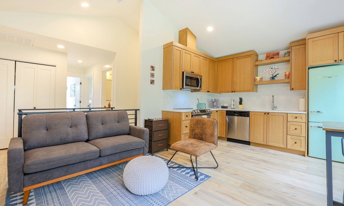 Brentwood-Darlington House | Treehouse Retreat