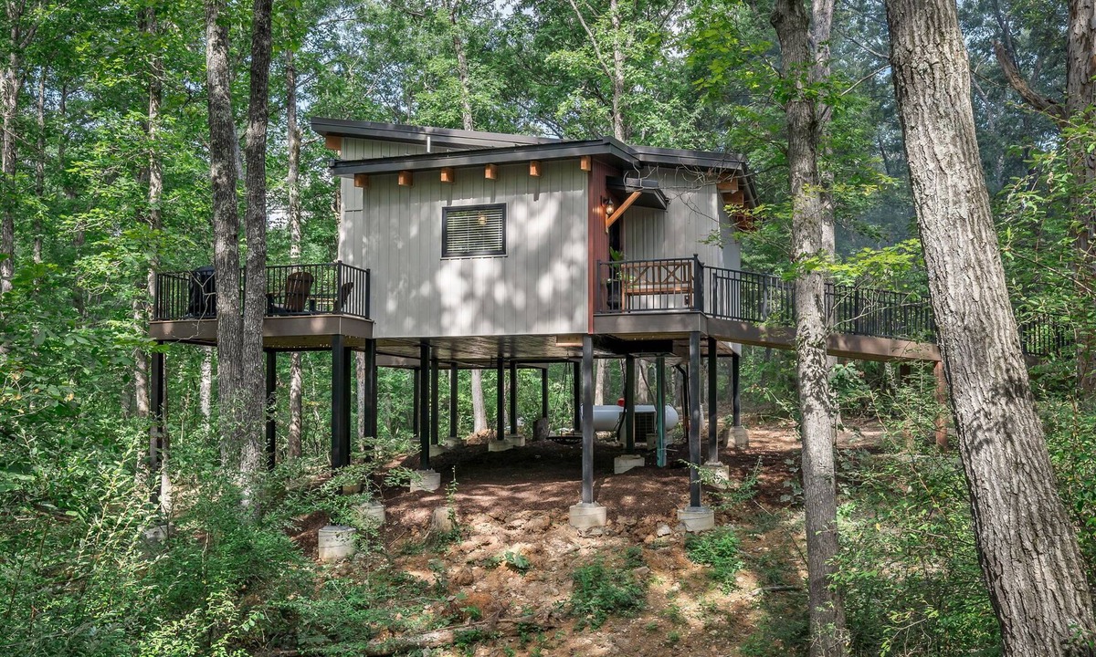 Treloar Cabin | Treehouse - Twilight