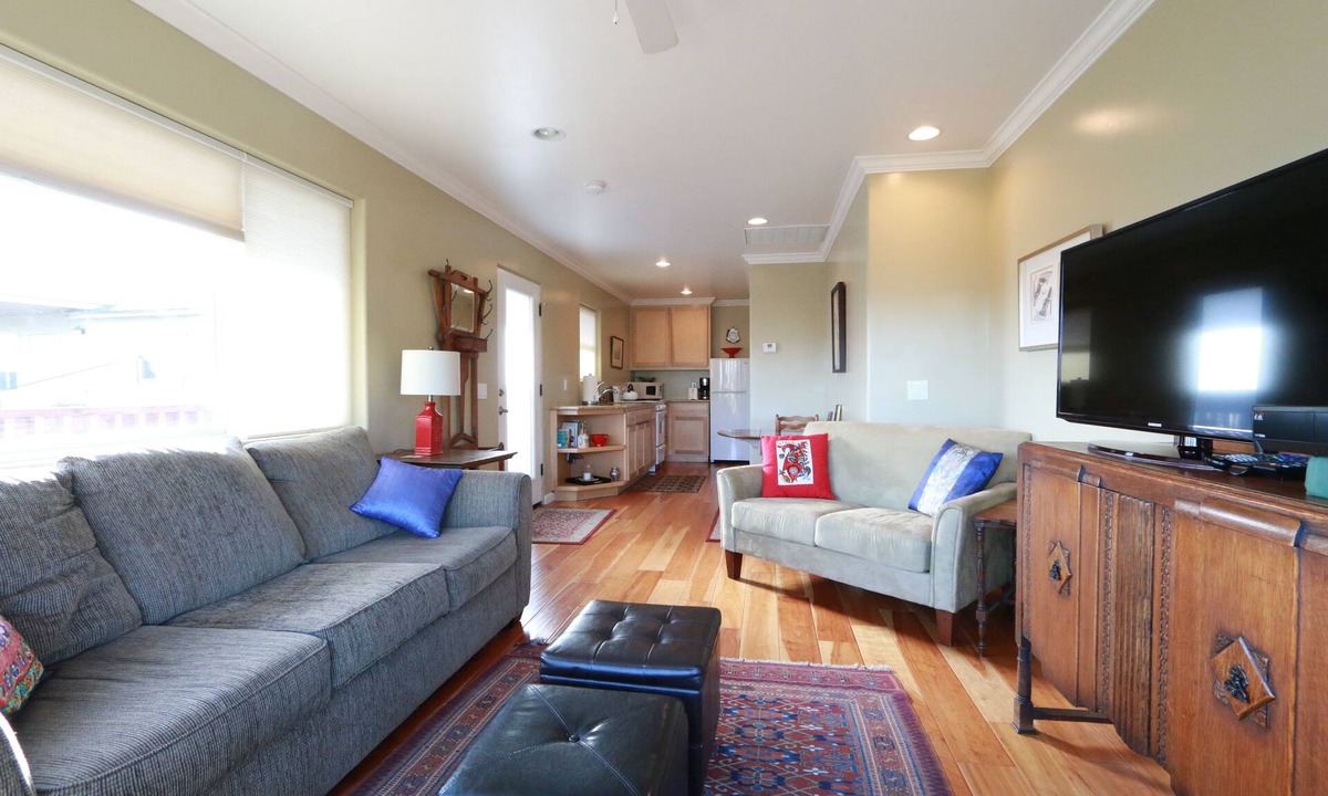Paso Robles Cottage | Treetop Cottage - Unstoppable View!