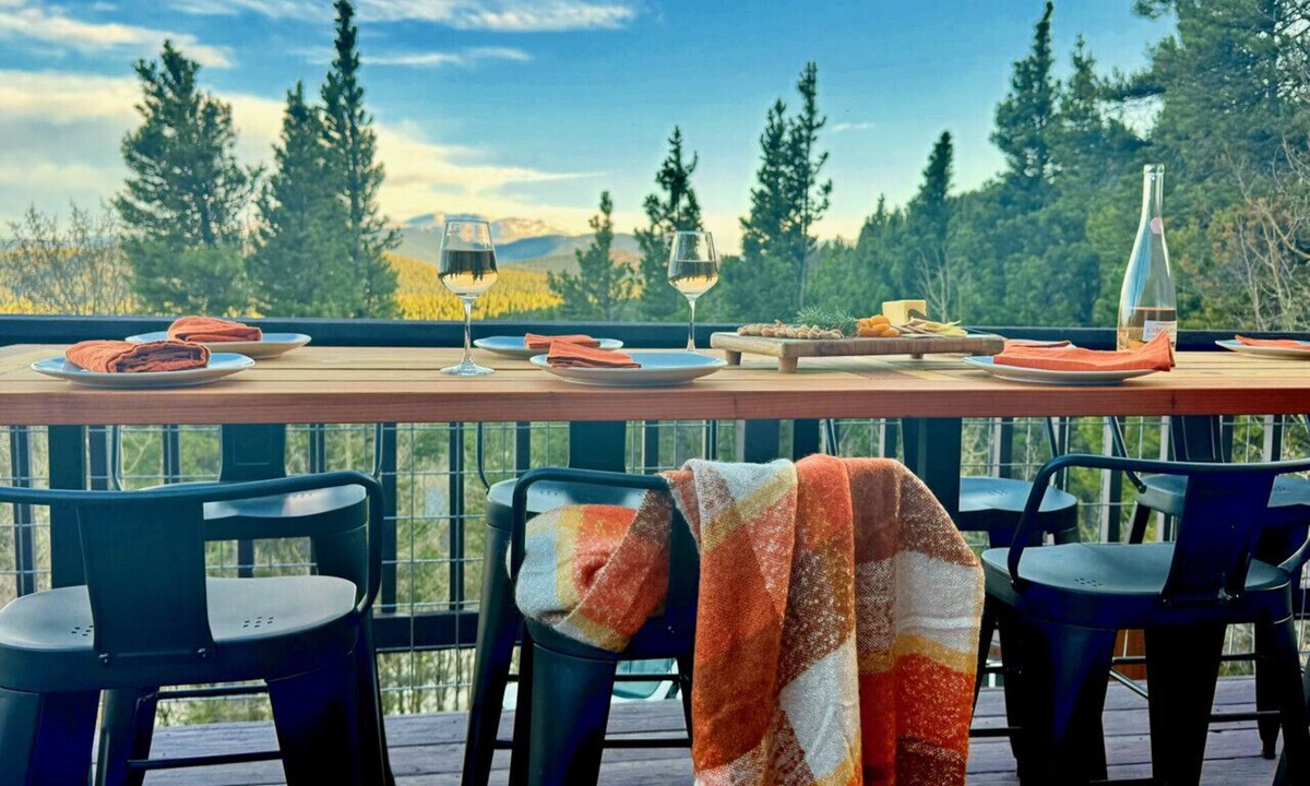 Saint Mary's Cabin | Treetop Retreat Panoramic Views Hot Tub & Decks