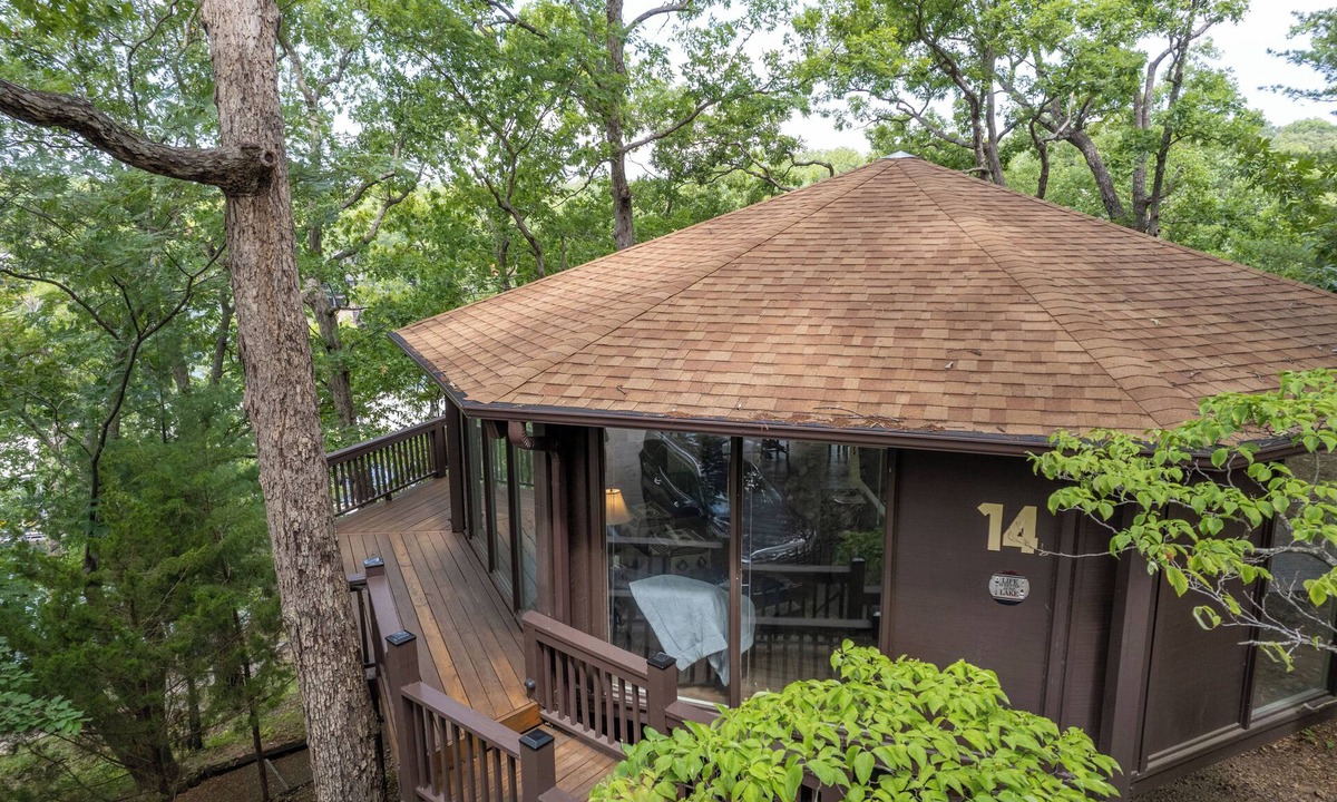 Village of Four Seasons Cottage | Treetop Village 14. Pet-friendly; Pool & Slips steps away; Sleeps 10