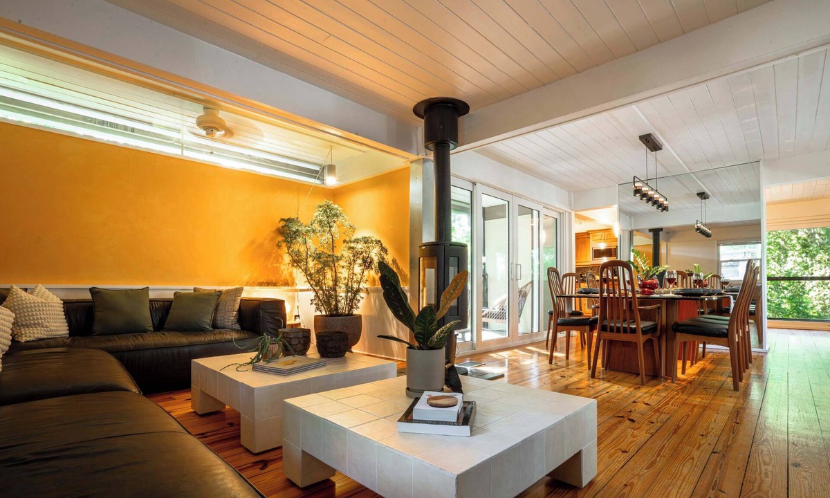 Gainesville House | TreeTops | Architectural Gem Hot Tub 2 Kitchns
