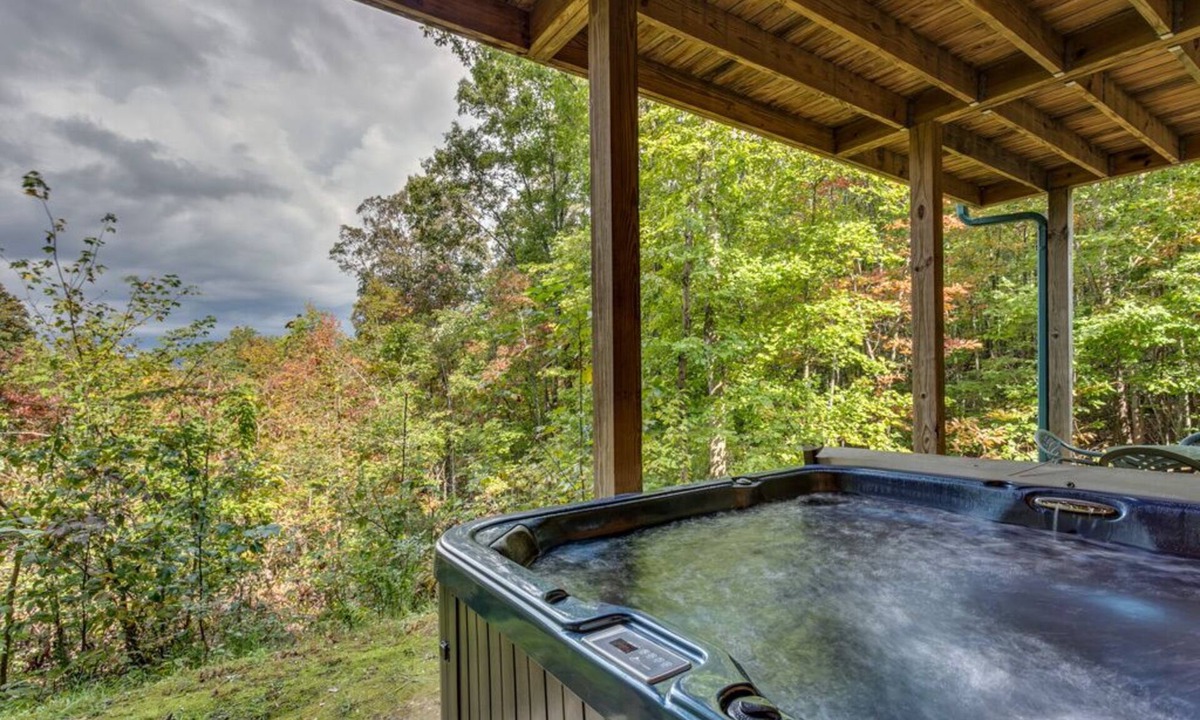 Copperhill Cabin | Treetops | Hot Tub | Fire Pit | Pool Table