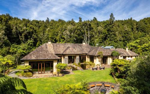 Horohoro Resort | Treetops Lodge & Estate