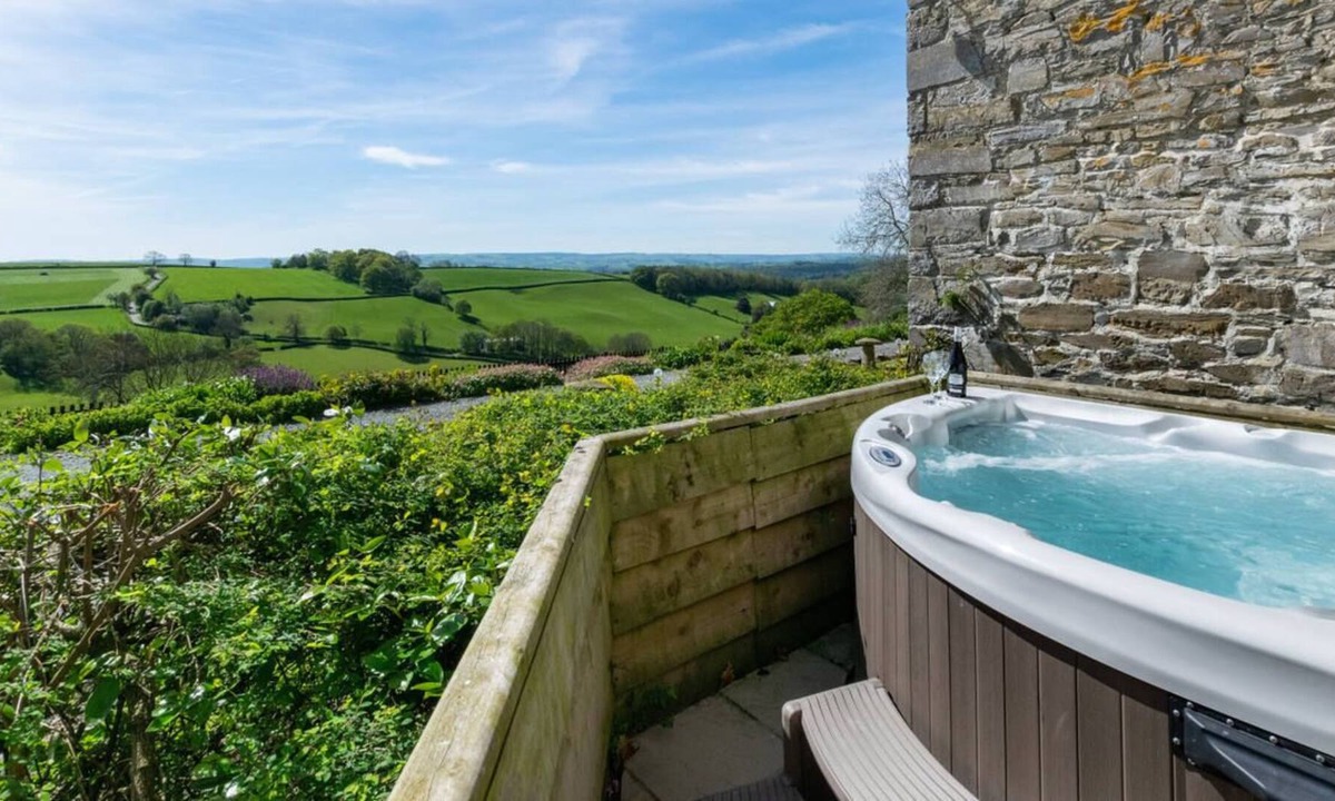 Kingswood House | Tref y Nant in the beautiful Welshpool