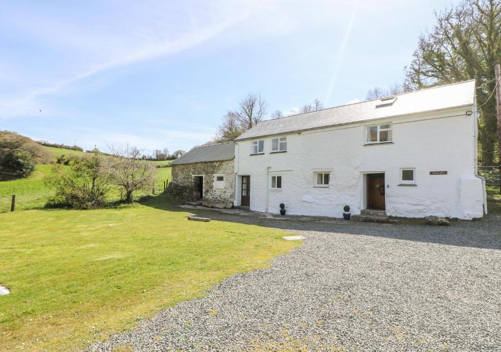 Helford Passage House | Tregithey Barn