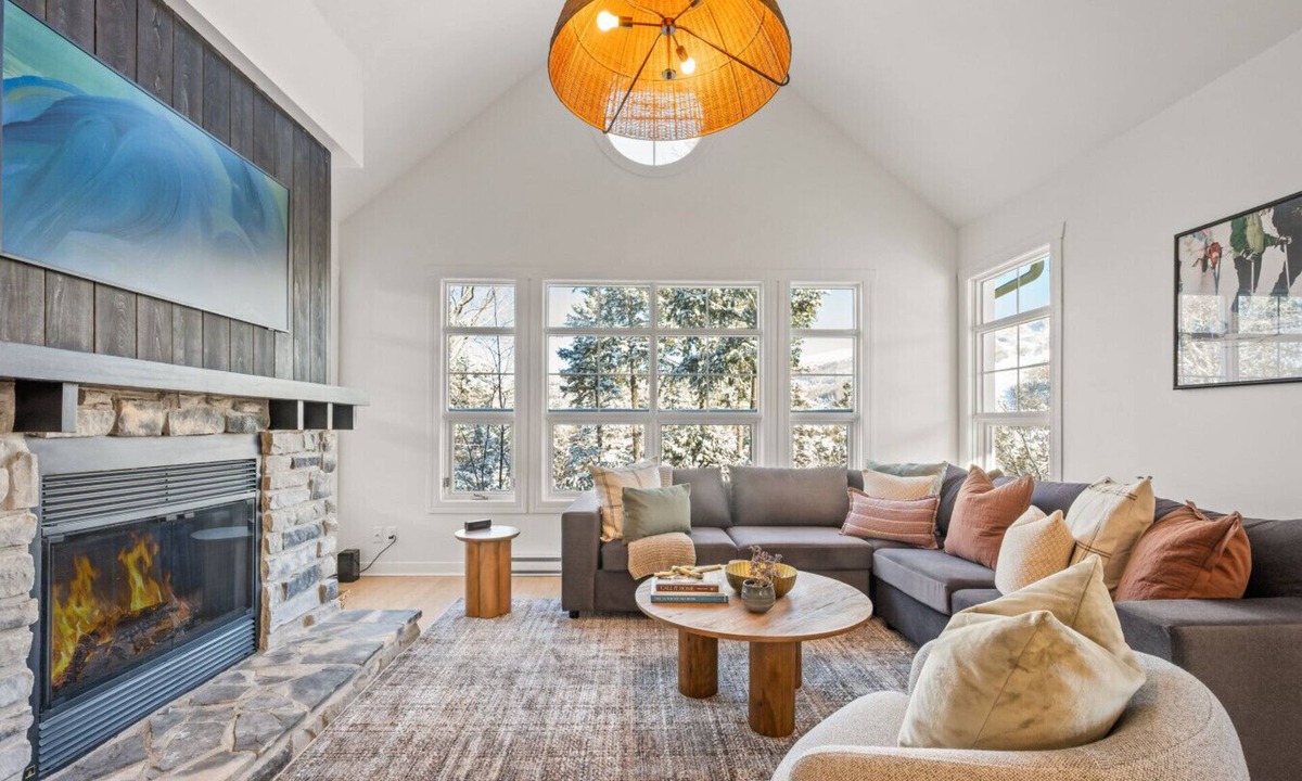 Tremblant-Les-Eaux Condo | Tremblant Prestige - Les Eaux 221-3
