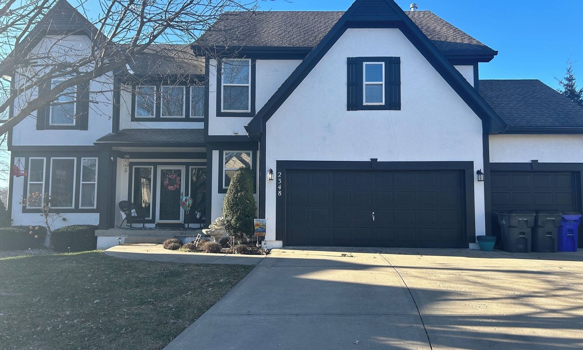 Olathe House | Tremendous 4-bedroom house with AC in charming Olathe