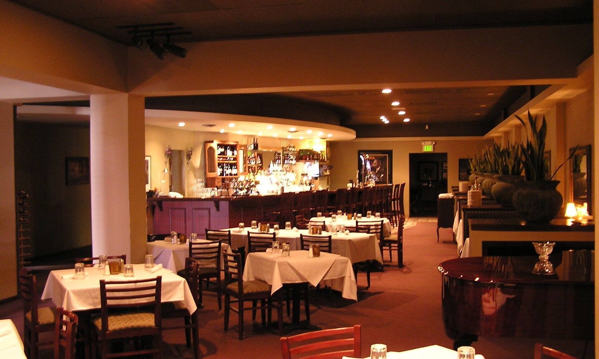 Marshalltown Hotel | Tremont Inn on Main