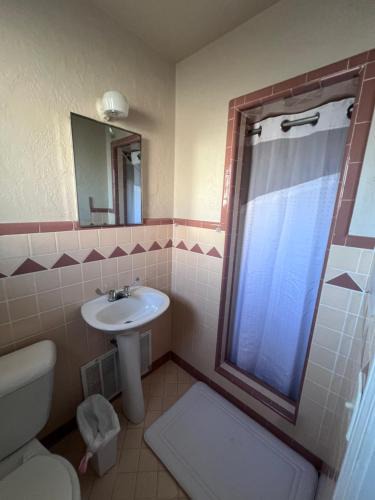 Lindsay Hotel | Trend Motel, RV Park