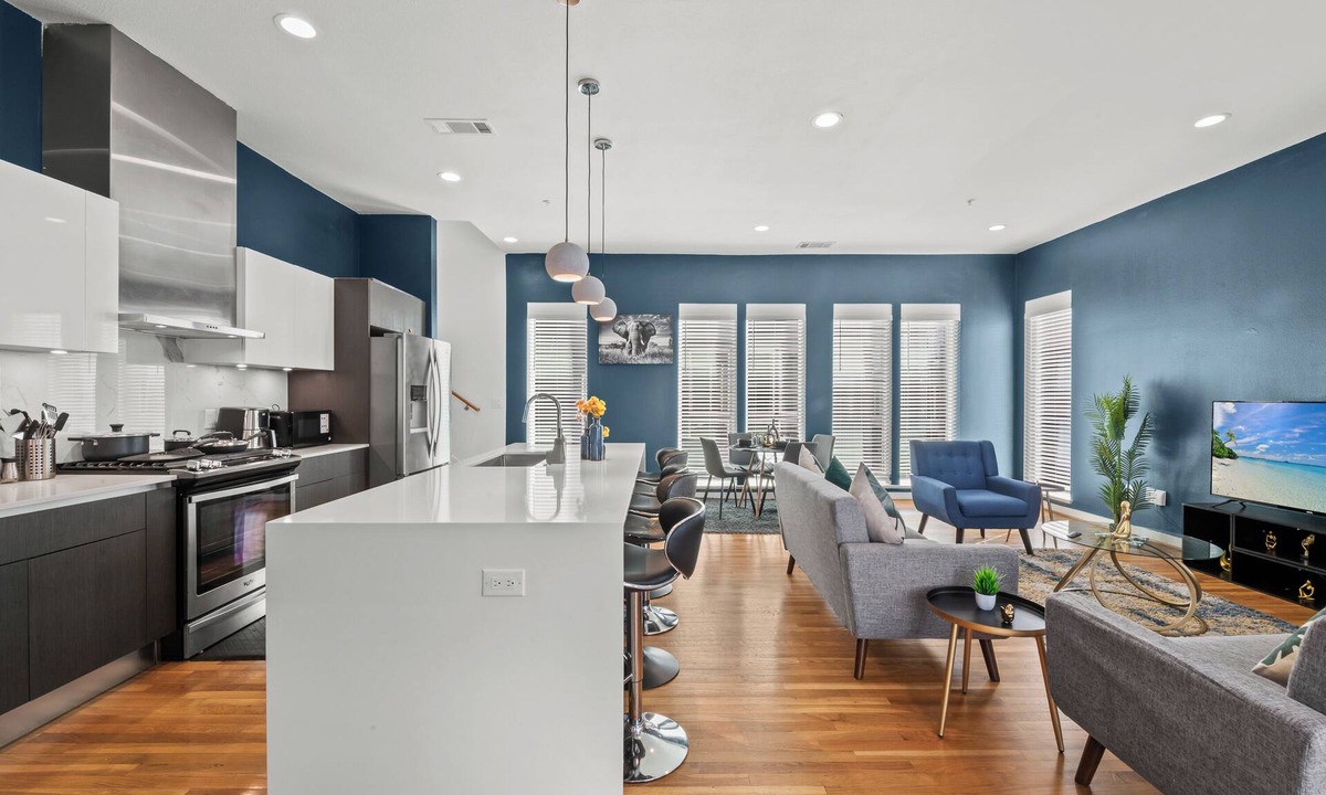 Cedars House | Trendy 3BR I Free Parking I Workspace