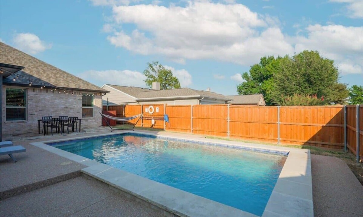 Rowlett House | Trendy and Modern home w/a Private Pool