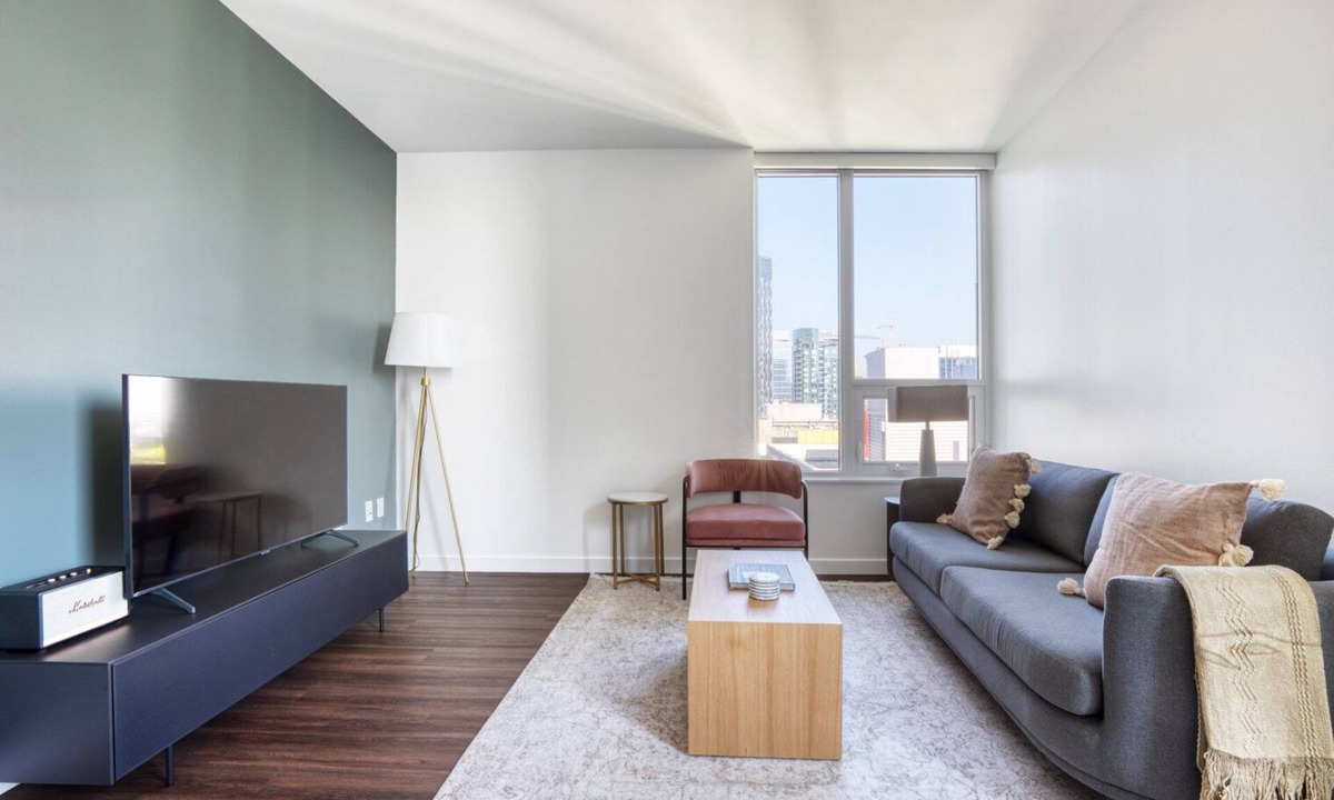 Belltown Apartment | Trendy Belltown 1BR w/Gym, W/D & Lounge, nr Space Needle, by Blueground
