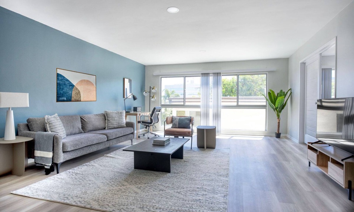 Beverly Hills Apartment | Trendy Beverly Hills 2BR w/Pool, nr Shops & Groceries, by Blueground