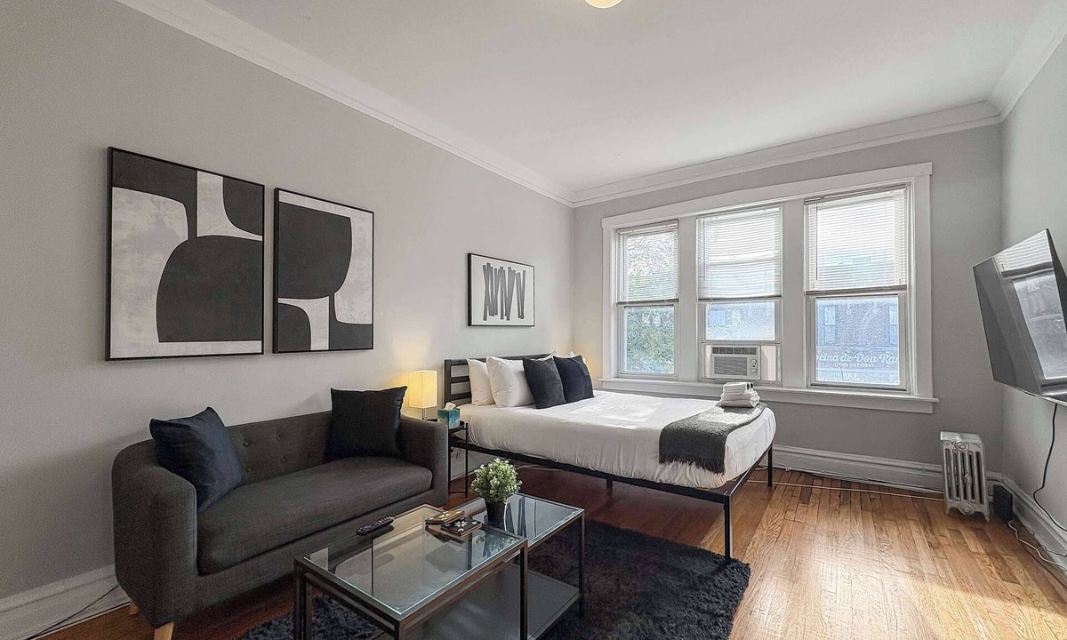Chicago Apartment | Trendy & Comfy Studio Unit