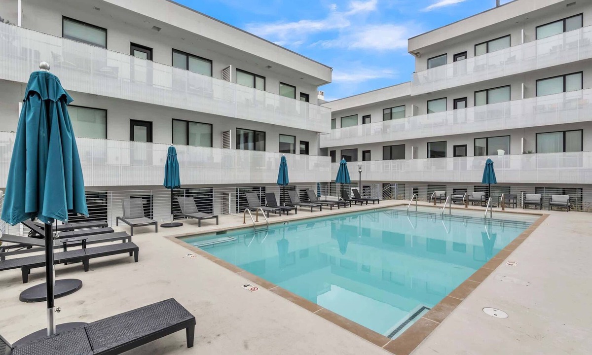 Edgehill Condo | Trendy Condo for 4 w/Shared Pool, Near The Gulch!