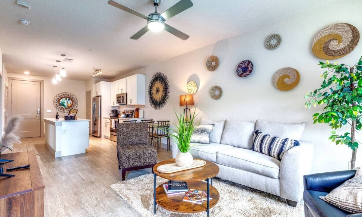 Downtown San Antonio Apartment | Trendy Hidden Gem Apt w/free Parking Pets allowed