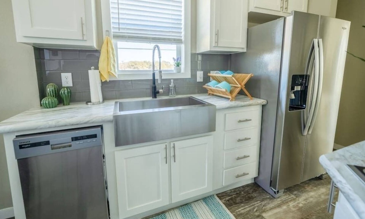 Austin House | ☆Trendy micro home in new South Austin community☆