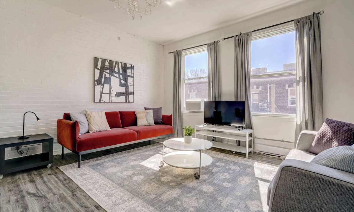 Plateau Mont Royal Apartment | Trendy Mont Royal Stay Near Cafés & Local Shops
