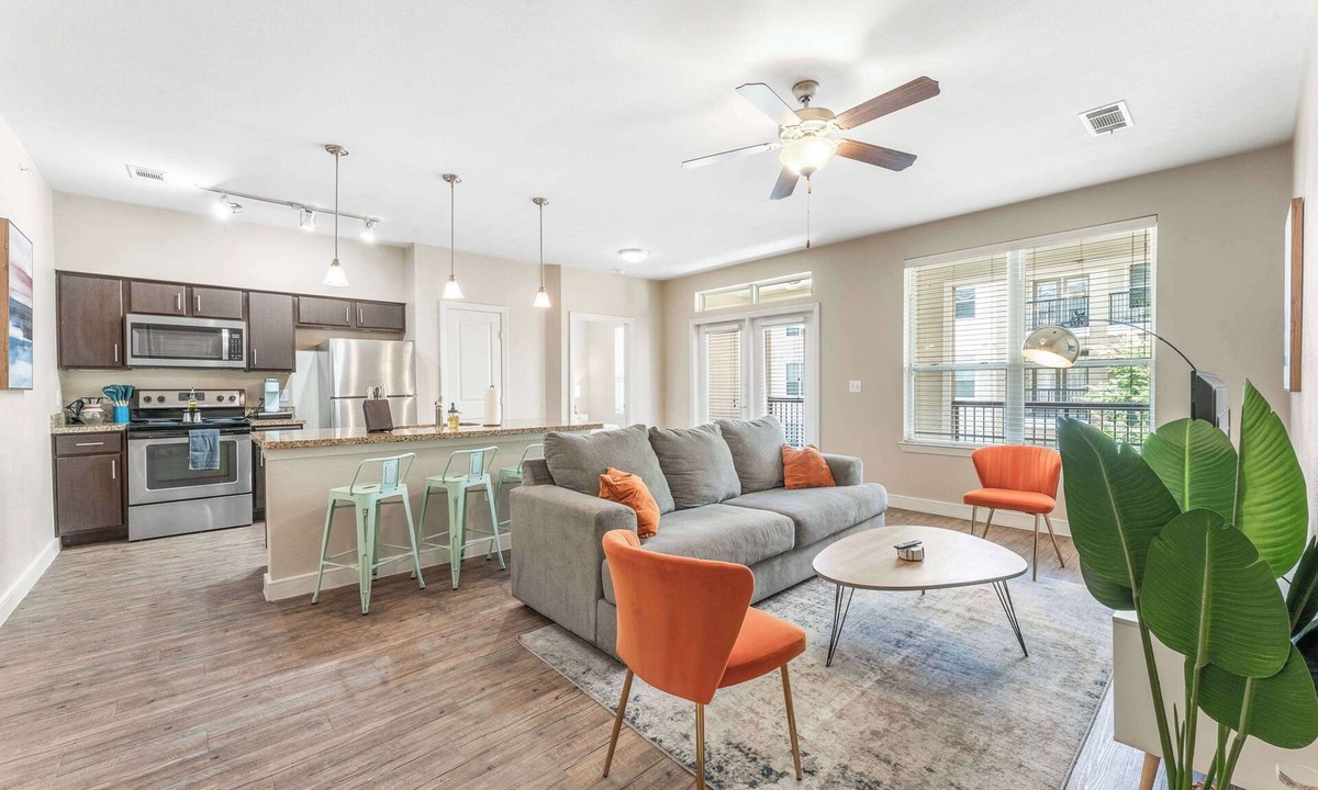 Greater South River City Apartment | Trendy SoCo 2BR King Suite w/GymPickleballLaundry