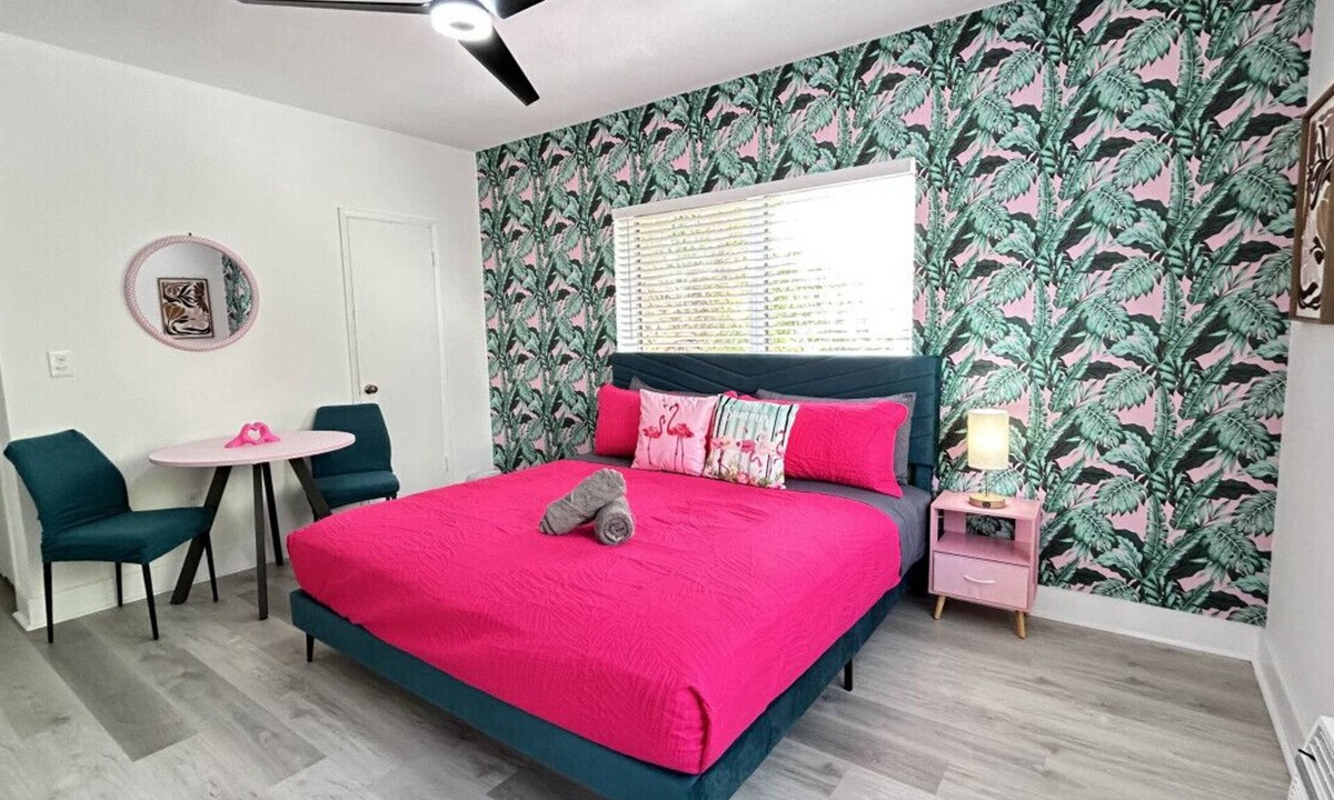West Avenue Apartment | Trendy Studio in South Beach