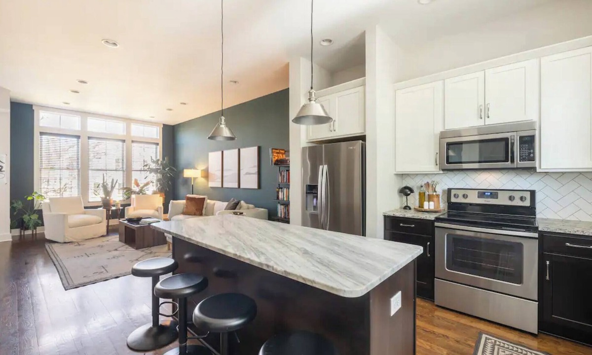 Nashville House | Trendy Walkable Townhome Steps to Bars, Coffee & Breweries 5 Min to Broadway