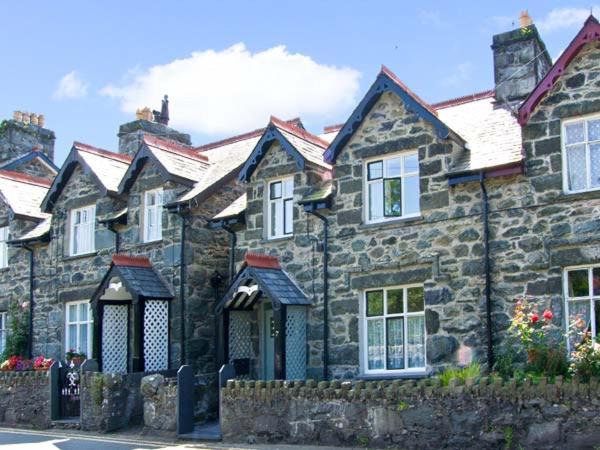 Llanbedr House | Trevlyn