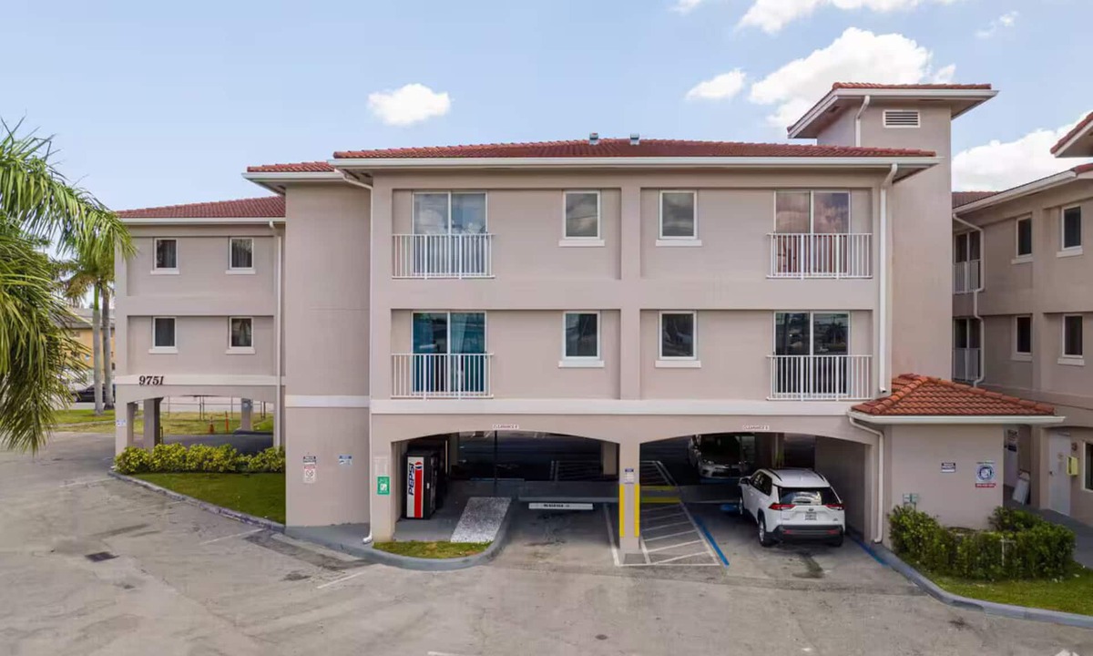 Hialeah Apartment | Triangle Suites LLC