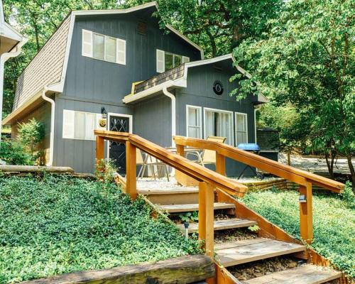 Indian Point Ski Chalet | Tribesman #6 - Peetz Place - near Silver Dollar City