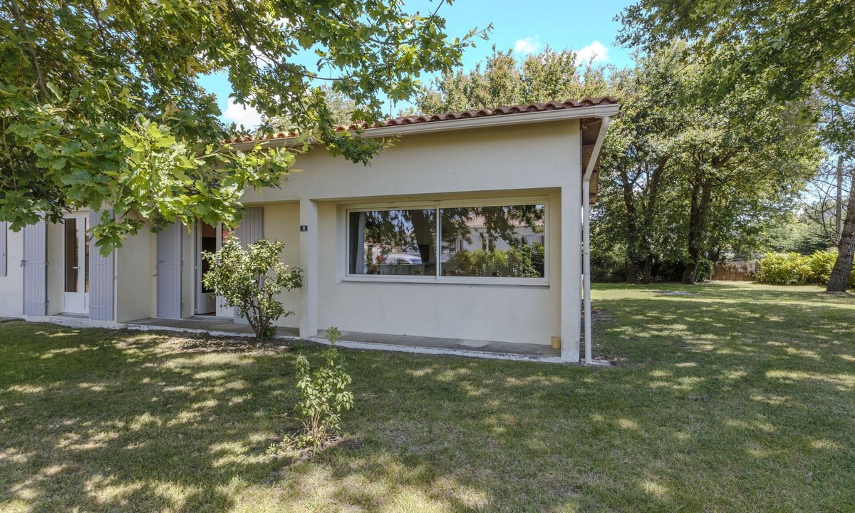 Medis House | Tribord by Interhome