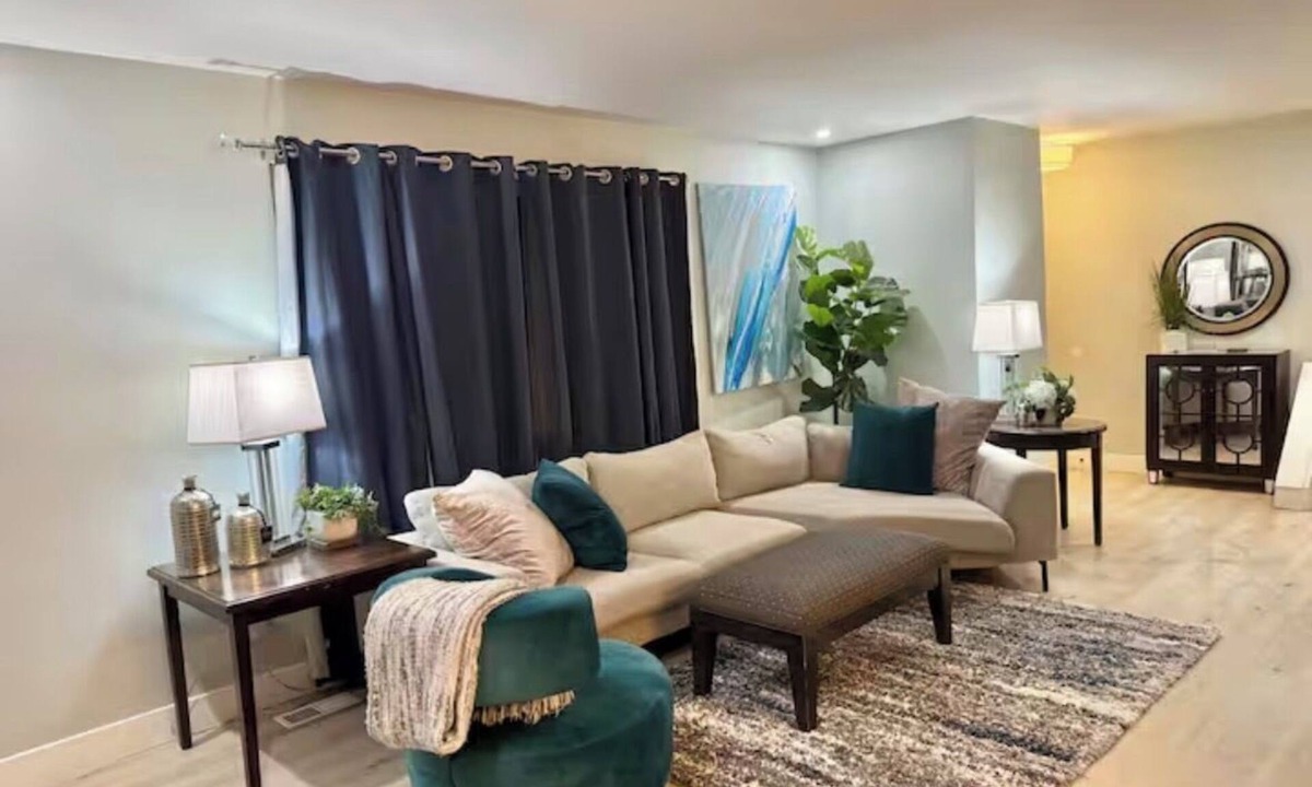 Ralston Valley House | Trilevel House, Comfortable and Cozy